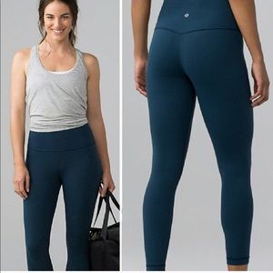 Lululemon Align Pant II 25”
Nocturnal Teal